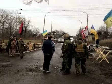 В конфлікті з блокувальниками залізниці в Бахмуті постраждали двоє людей