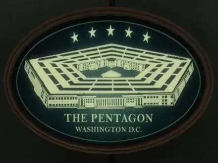 Пентагон расследует публикацию откровенных фото женщин-морпехов
