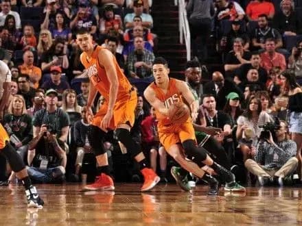 О.Лень допоміг "Фініксу" продовжити виграшну серію в НБА