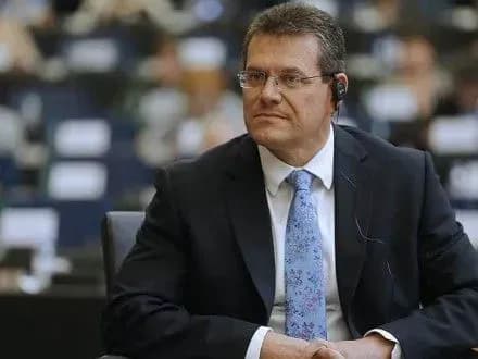 РФ и Украина пока не хотят трехсторонних переговоров по газу - М.Шефчович