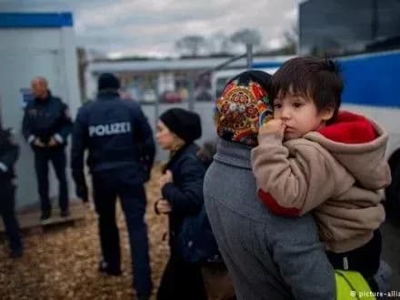 Поток беженцев в Германии с начала года сократился