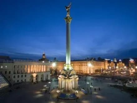 Активісти та нардепи закликали виходити на Майдан через розгін блокади