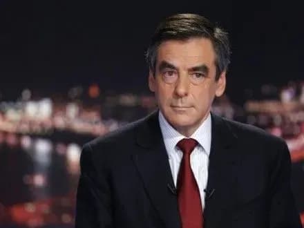 Французская прокуратура возбудила дело против Ф.Фийона