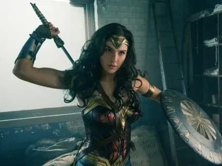 З’явився фінальний український трейлер кінокоміксу "Диво-жінка"