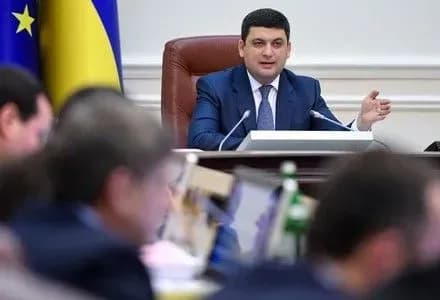 В.Гройсман посоветовал В.Парасюку не прятаться за мандатом