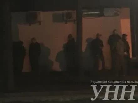 Невідомі в Києві почали демонтувати кафе в парку Т.Шевченка