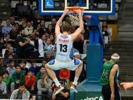 А.Пустовий допоміг "Обрадойро" вибороти 8 перемогу в чемпіонаті Іспанії з баскетболу