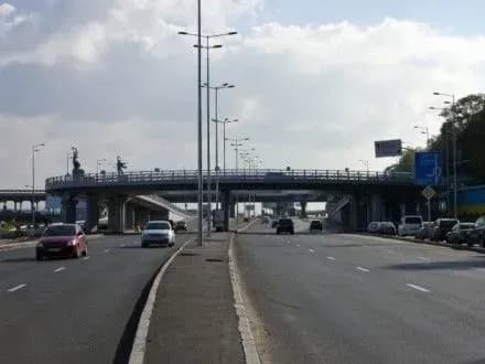 Завтра на естакадному з'їзді біля станції метро "Дніпро" обмежать рух