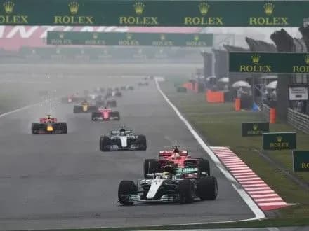 Л.Хемілтон вп'яте в кар'єрі став переможцем Гран-Прі Китаю