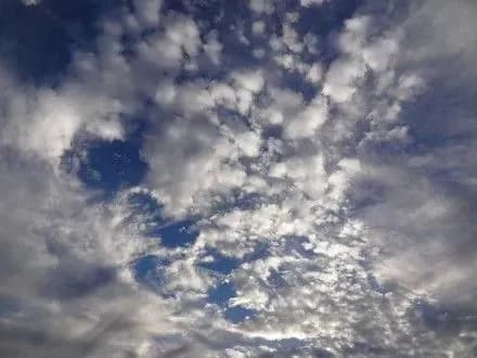 Завтра в Україні очікується мінлива хмарність