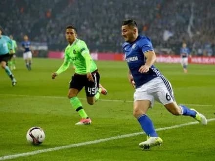 "Аякс" у меншості вибив з ЛЄ клуб Є.Коноплянки "Шальке"