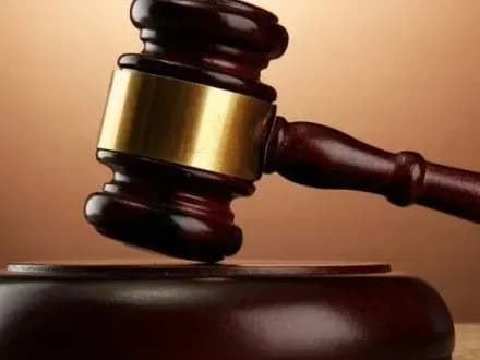 Суд арештував рублеві рахунки компанії, що платила роялті радикалу С.Рибалці