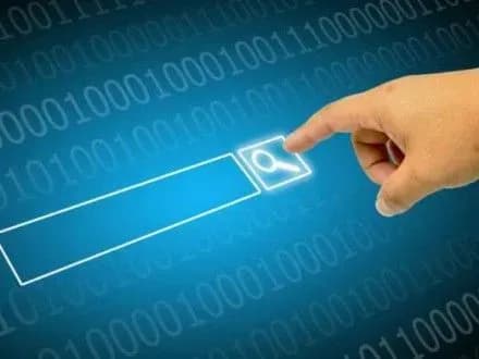 Президента закликали заборонити діяльність російського пошуковця в Україні