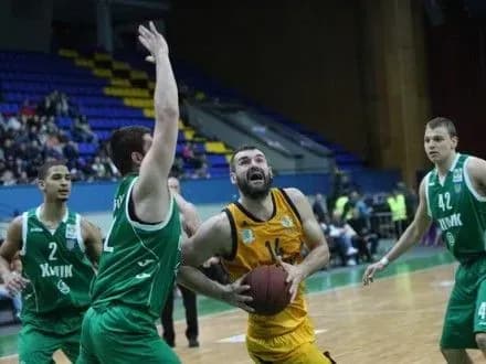 "Будівельник" зрівняв рахунок у фінальні серії Суперліги Парі-Матч