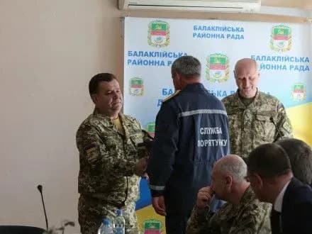 С.Полторак нагородив відзнаками учасників ліквідації наслідків пожежі в Балаклії