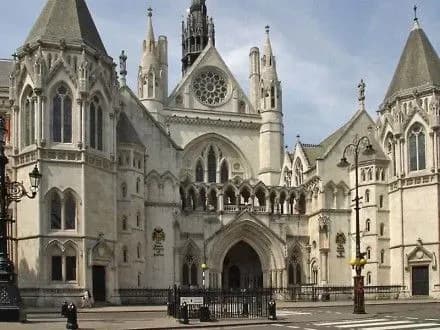 Суд Лондона відклав винесення рішення щодо боргу В.Януковича - Мінфін (доповнено)