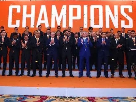 "Шахтар" нагородили золотими медалями чемпіонату України