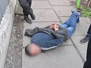 Заробітчанин пограбував чоловіка на столичному ринку