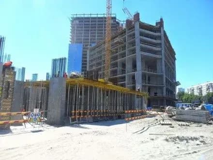 На київському "Манхеттені" виріс 12 поверх