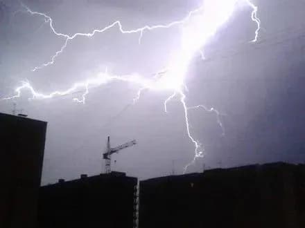 Вночі 21 червня в Києві гроза, місцями шквали 15-20 м/с