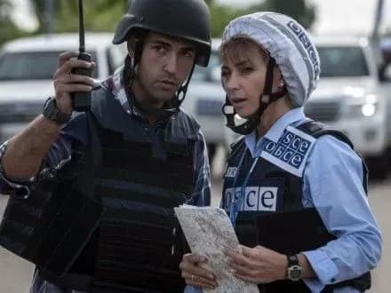 На Луганщині поруч із патрулем СММ ОБСЄ сталися вибухи та стрілянина