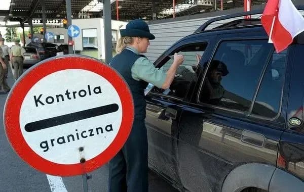 Польща посилює перевірку на кордоні з Україною