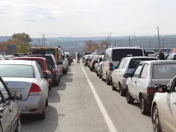 Бойовики штучно створюють черги на КПВВ в Донецькій області - ДПСУ