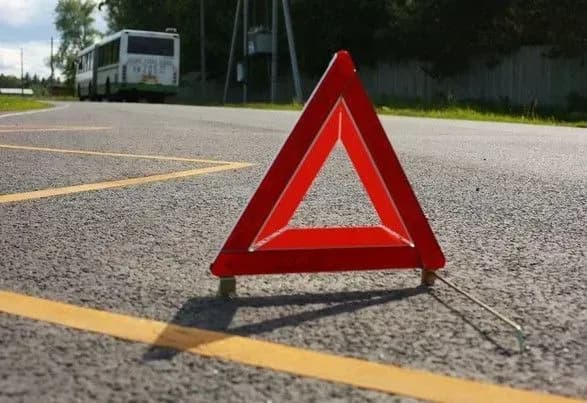 Шкільний екскурсійний автобус потрапив у ДТП на Харківщині: 9 постраждалих