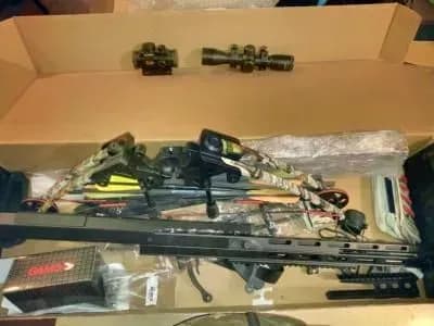 Українець намагався ввезти з Росії арбалет