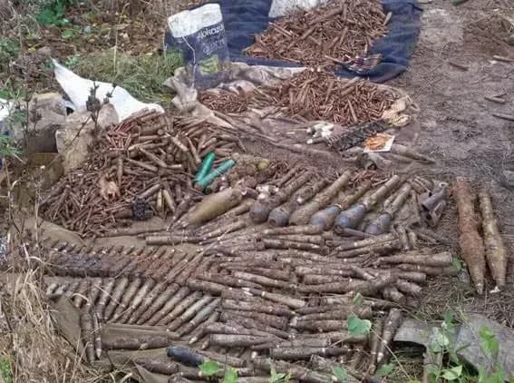 Під Зайцевим біля населених будинків виявили схрон боєприпасів