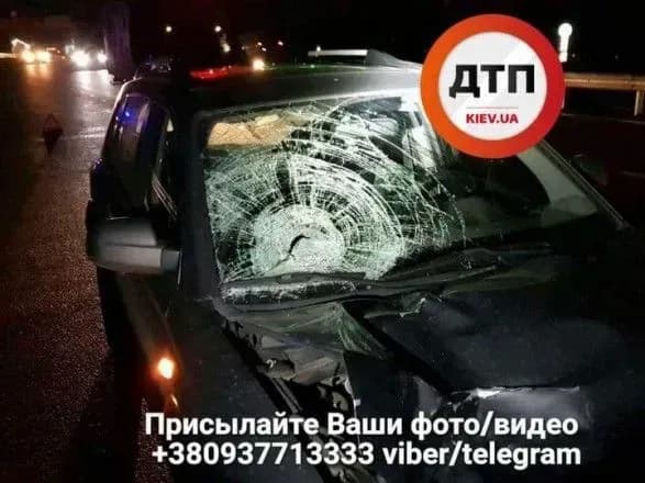 Під Києвом автомобіль насмерть збив пішохода-порушника