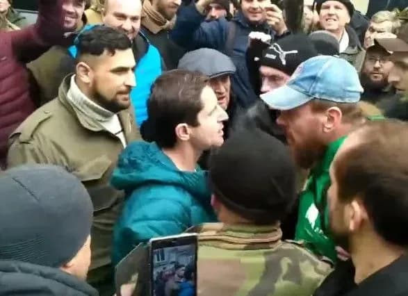 Советник Авакова заявил, что его никто не бил