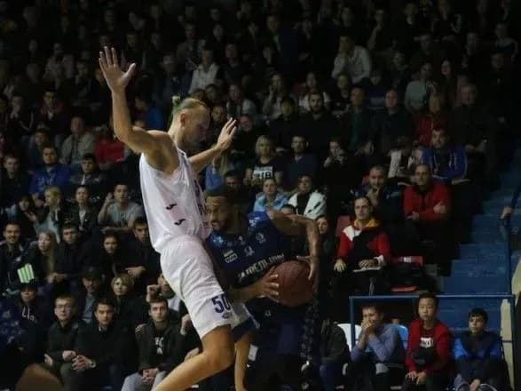 "Будівельник" в кінцівці матчу вирвав перемогу у баскетболістів "Миколаєва"