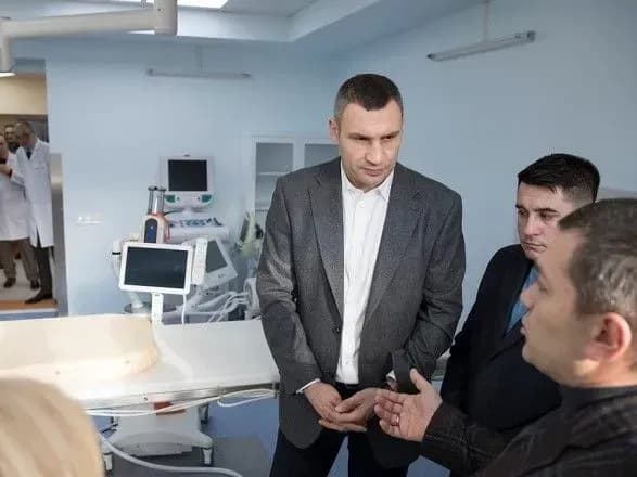 Кличко: Ми закуповуємо для медзакладів столиці сучасне обладнання, щоб кияни отримували допомогу високого рівня