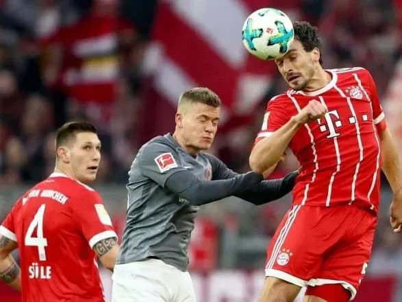 "Бавария" разгромила "Аугсбург" и увеличила лидерство в Бундеслиге
