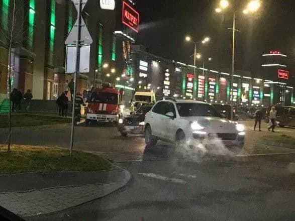 У Львові анонім повідомив про замінування двох ТЦ