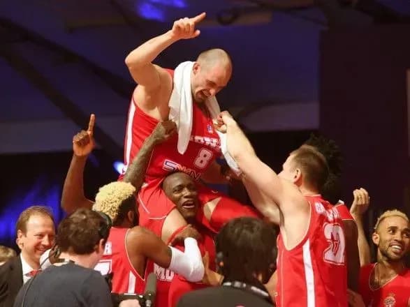 Гладыр забил девять трехочковых и установил рекорд карьеры за рубежом