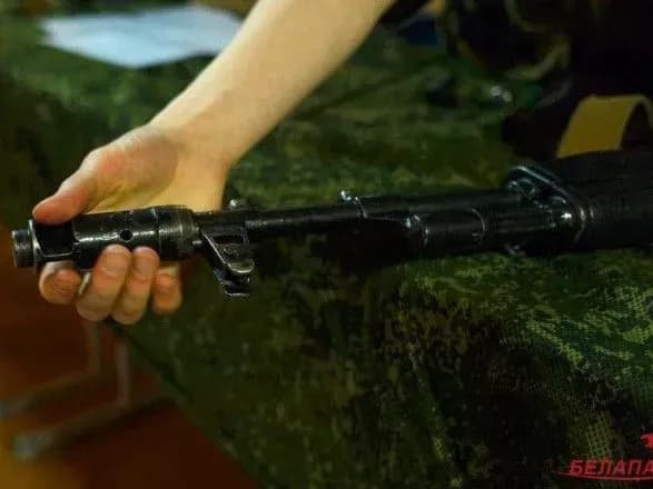 Россия может разместить в Беларуси склады с военной техникой и оружием