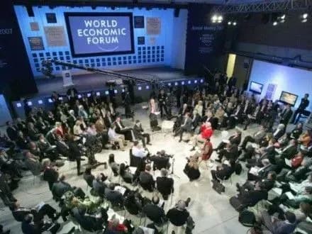 Порошенка очікують на Українському сніданку у Давосі