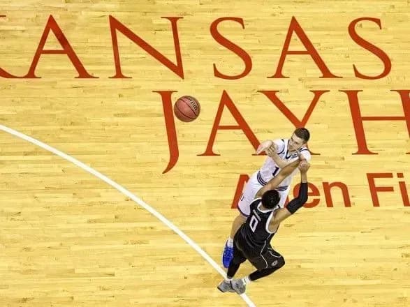 Михайлюк відзначився 26 очками у поєдинку за БК "Канзас"