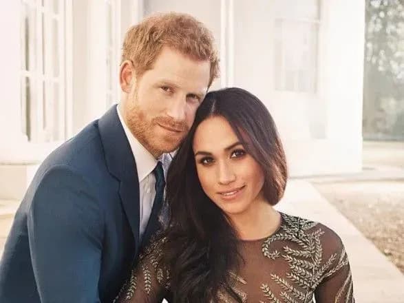 Принц Гаррі і Меган Маркл: з’явились світлини із романтичної фото сесії