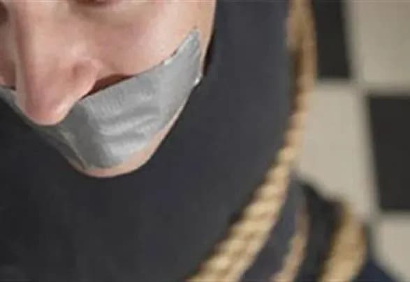 Прокуратура підозрює працівника Інтерполу у викрадені і пограбуванні людини