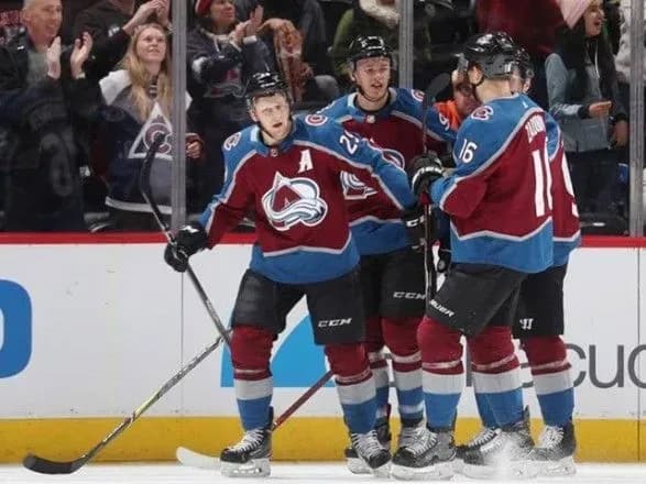 Хокеїсти "Колорадо" завоювали сьому підряд звитягу в НХЛ