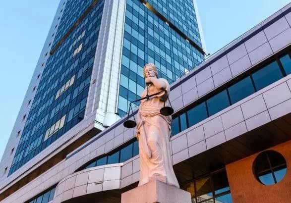 Бізнесмену Альперіну суд в десятки разів зменшив суму застави