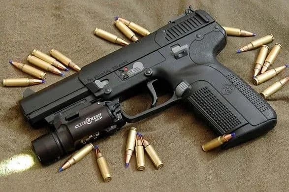 У Києві чоловік стріляв в опонента через конфлікт