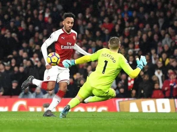 Дебютний гол Обамеянга допоміг "Арсеналу" розгромити "Евертон"