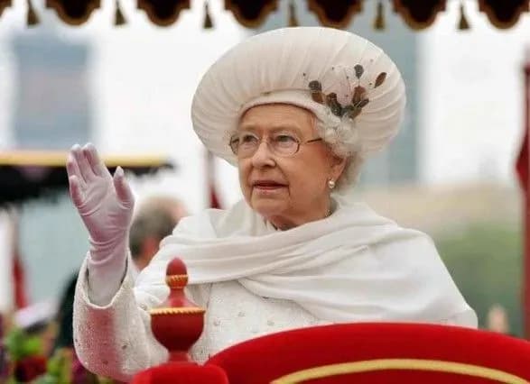 На королеву Єлизавету II вчиняли замах