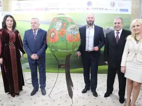 Послы иностранных государств ко дню рождения Шевченко прочитали "Завет"