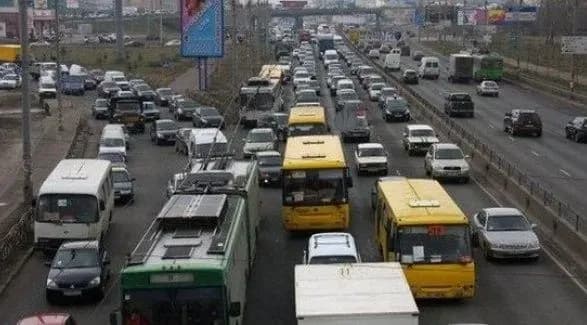 Рівень вечірніх заторів в Києві становить 7 балів