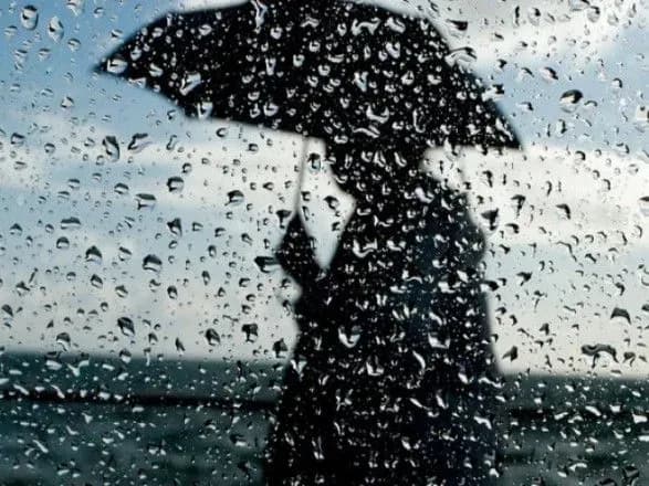 Завтра Україну накриють дощі